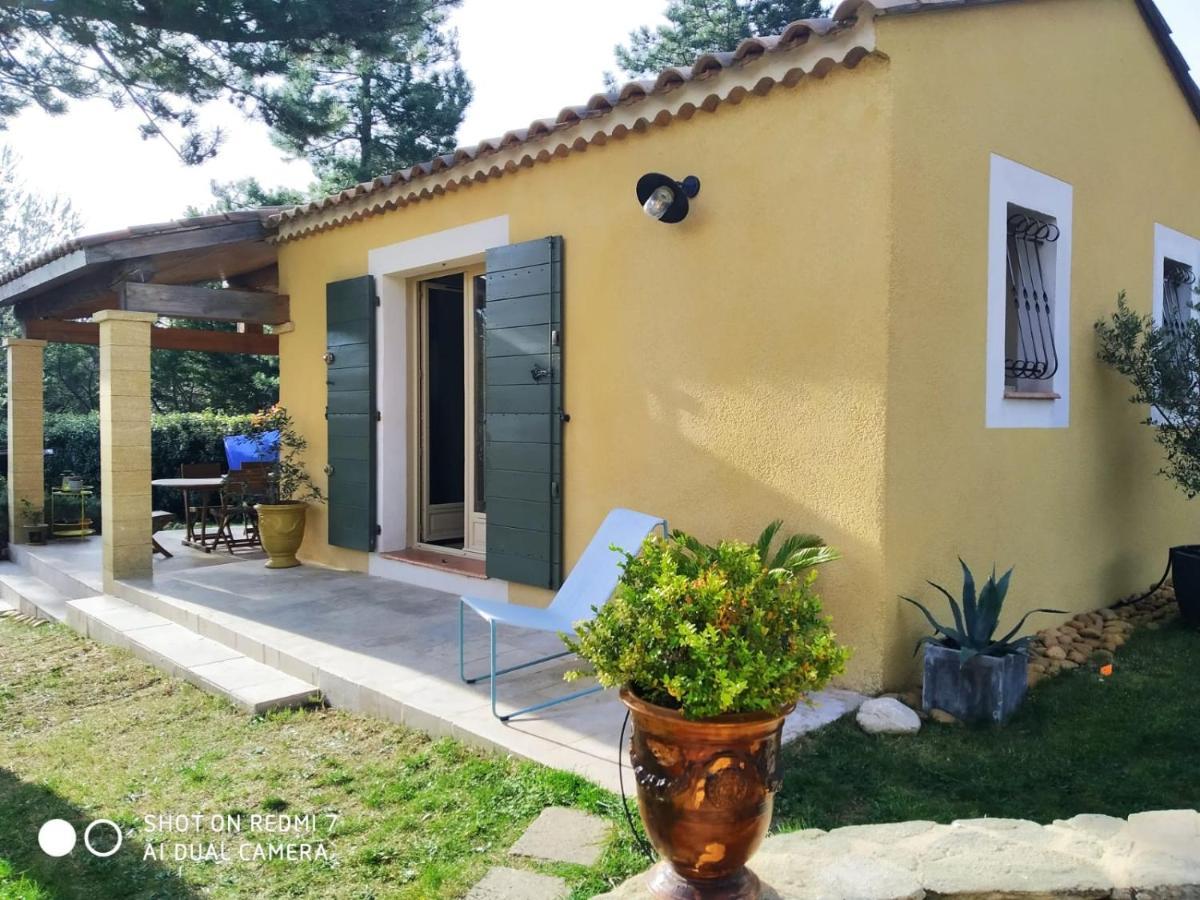 Proche Uzes Petit Gite Avec Grande Cuisine D'Ete Et Piscine Saint-Siffret Exterior photo